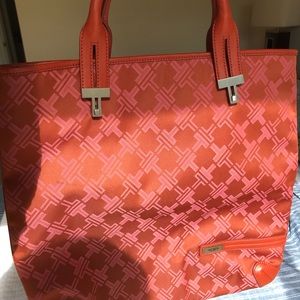 TUMI Tote Signature Collection